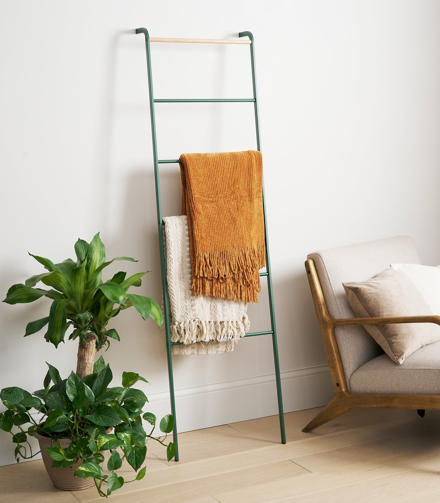 Leaning Storage Ladder (63 H)  - Steel