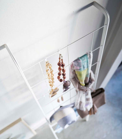 Leaning Ladder with Grid Panel (63 H)  - Steel