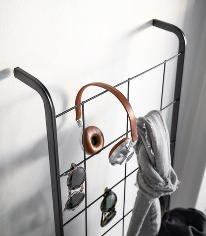 Leaning Ladder with Grid Panel (63 H)  - Steel